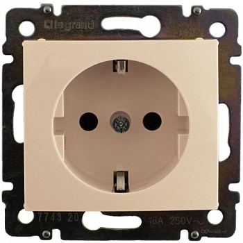 Розетка электрическая Legrand Valena с заземлением (слоновая кость)   774320 